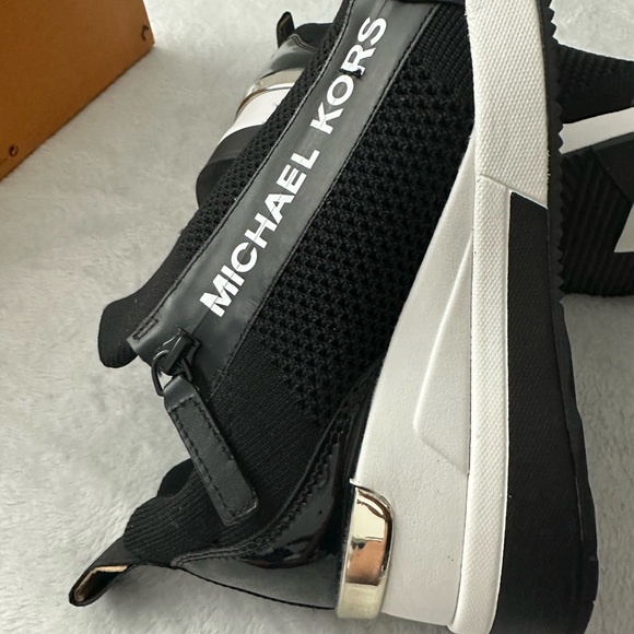 Michael Kors Willis Stretch Knit Trainer brand new / no box - Picture 11 of 15